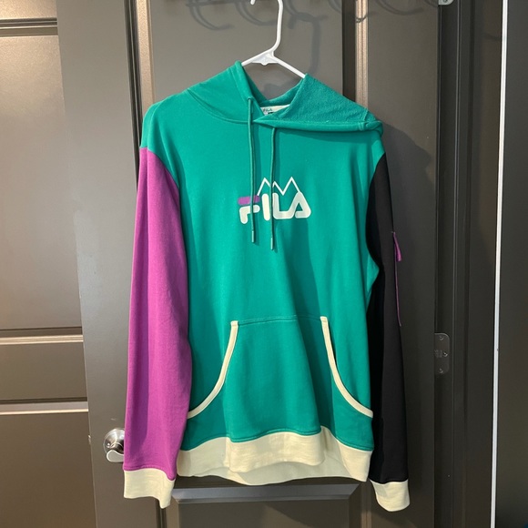 FILA mens hoodie in medium. Never before worn. - Picture 2 of 3